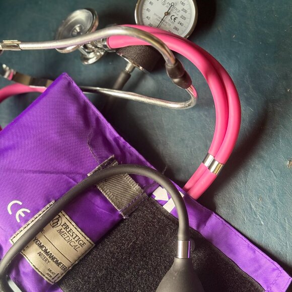 Prestige Medical S82-OB-PUR Premium Large Adult Aneroid Sphygmomanometer + - Picture 3 of 5